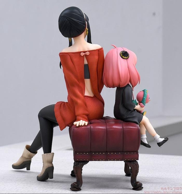 Anya and Yor Forger 1/7 Scale Figure - Spy x Family - FigurineOut